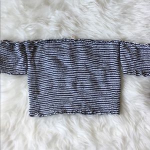 Off the shoulder crop